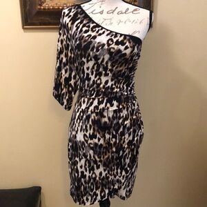 🐆 Valerie Bertinelli One shoulder wing sleeve ruche size overlap stretch dress